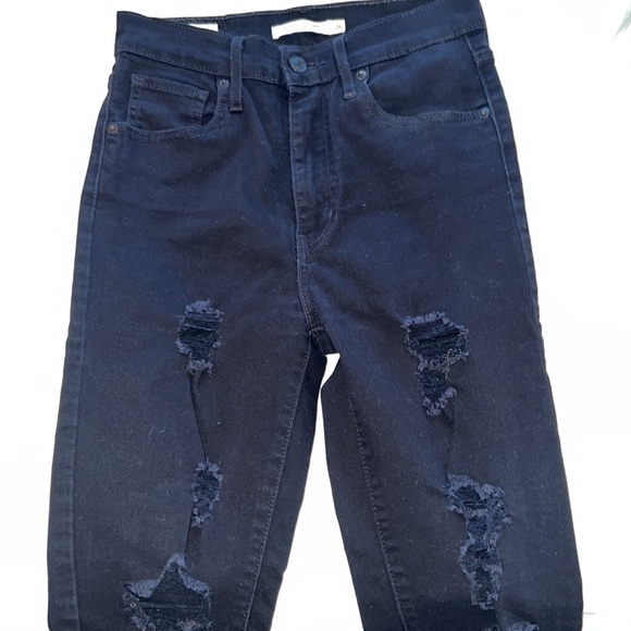 Black super high rise ripped skinny jeans from Levi’s - Picture 5 of 6